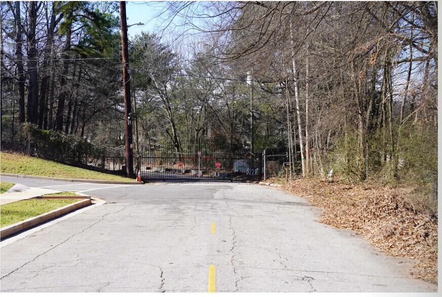 More Photos Of 2200 Reynolds Dr SW, Atlanta Land For Sale
