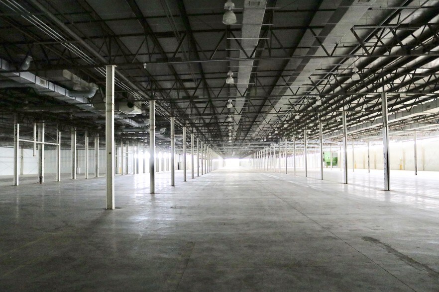 More Photos Of 118-184 Aker Dr, Cobleskill Distribution For Lease