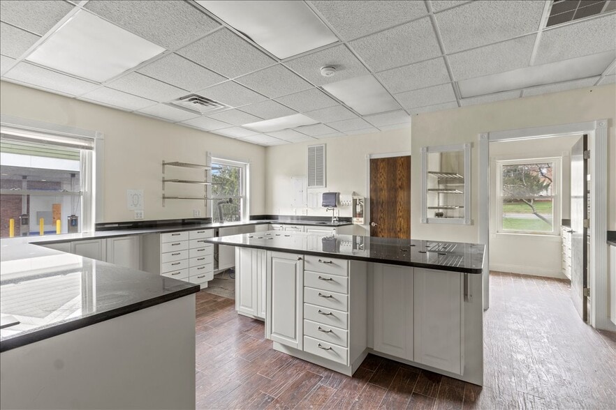 More Photos Of 530 E Main St, Chester Medical For Sale