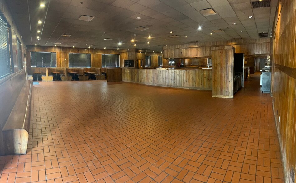 More Photos Of 5650 S Florida Ave, Lakeland Restaurant For Lease