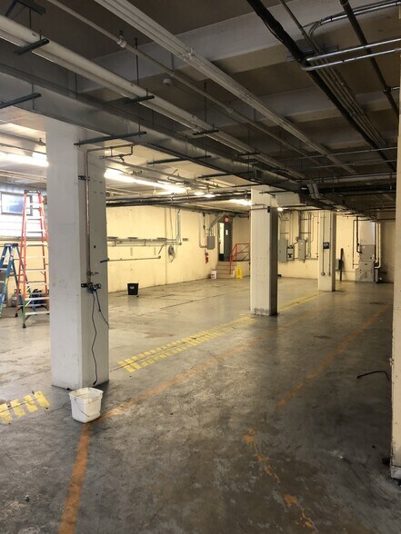 More Photos Of 2 W Wyomissing Ave, Mohnton Manufacturing For Lease