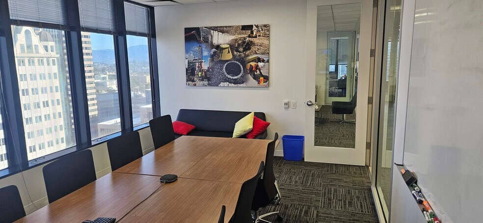 More Photos Of 700 S Flower St, Los Angeles Office For Lease