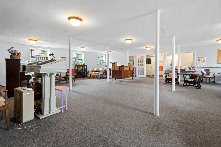 More Photos Of 71 S Washington St, Oxford Religious Facility For Sale