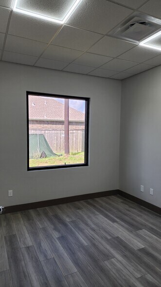 More Photos Of 1849 Forest Park Ln, Pearland Medical For Sale