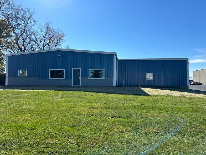 More Photos Of 185 Hempt Rd, Mechanicsburg Warehouse For Lease