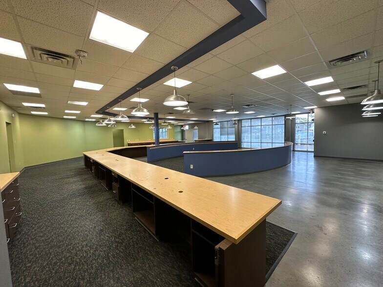 More Photos Of 1440 Madison Ave, Indianapolis Freestanding For Lease