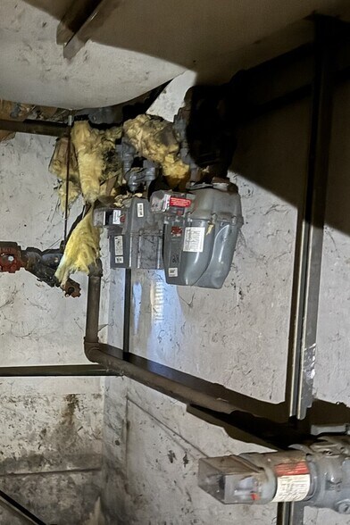 More Photos Of 13204 Jamaica Ave, Richmond Hill Storefront Retail Residential For Sale