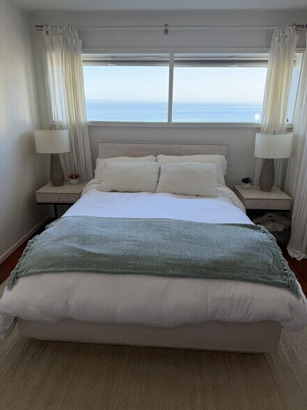 More Photos Of 4927-29 Ocean Blvd, San Diego Multifamily For Sale