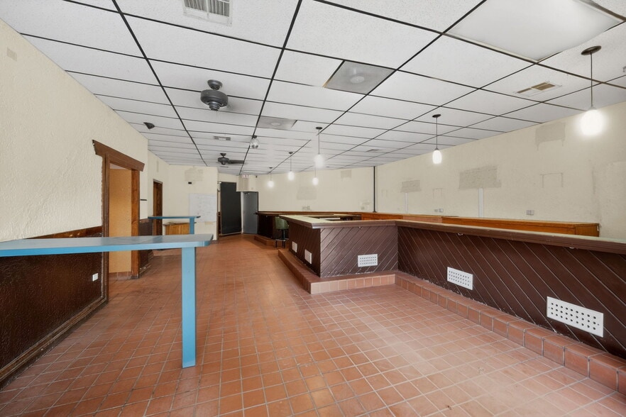 More Photos Of 4369 N Elston Ave, Chicago Specialty For Lease