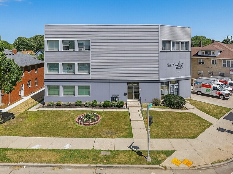 More Photos Of 3500 N Sherman Blvd, Milwaukee Loft Creative Space For Sale