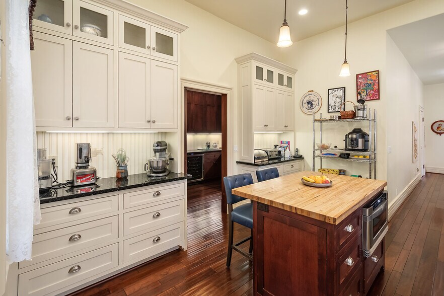 More Photos Of 333 G St, San Rafael Apartments For Sale