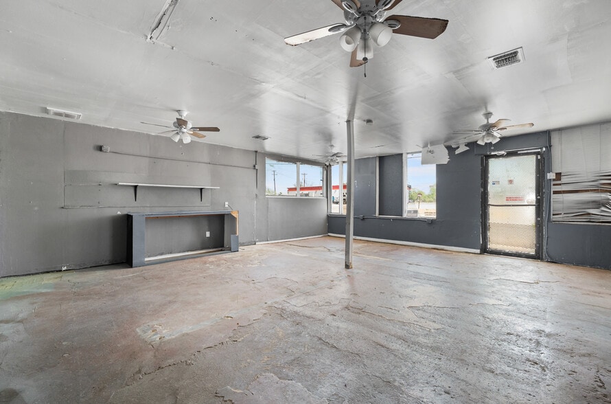 More Photos Of 2423 Palo Alto Rd, San Antonio Convenience Store For Sale