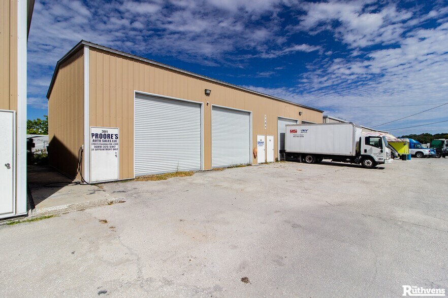 More Photos Of 1704 S Combee Rd, Lakeland Warehouse For Lease