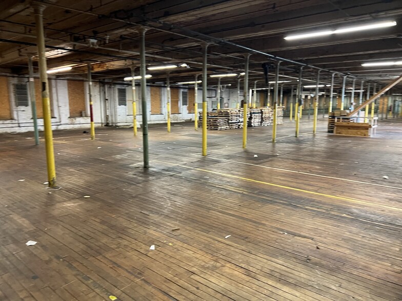 Primary Photo Of 17 Mill Pl, New York Mills Warehouse For Lease