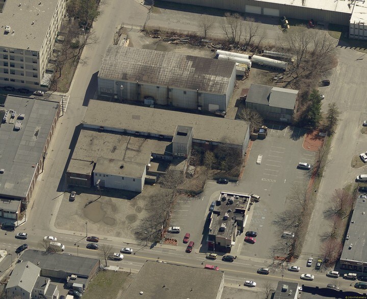 More Photos Of 9 Dewar St, Dorchester Manufacturing For Lease