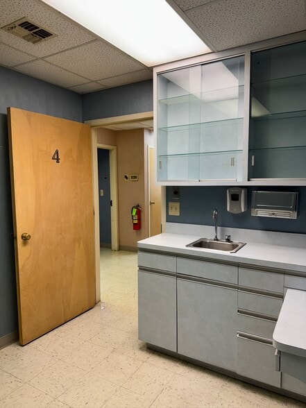 More Photos Of 179 Lafayette Ave, Hawthorne Medical For Lease