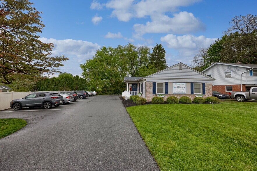More Photos Of 825 Eden Rd, Lancaster Medical For Sale