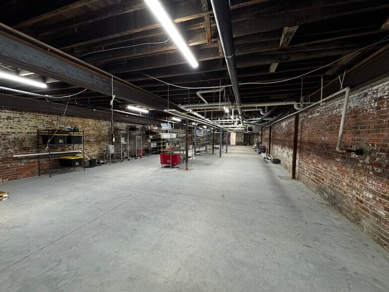More Photos Of 1100 Main St, Newberry Restaurant For Sale