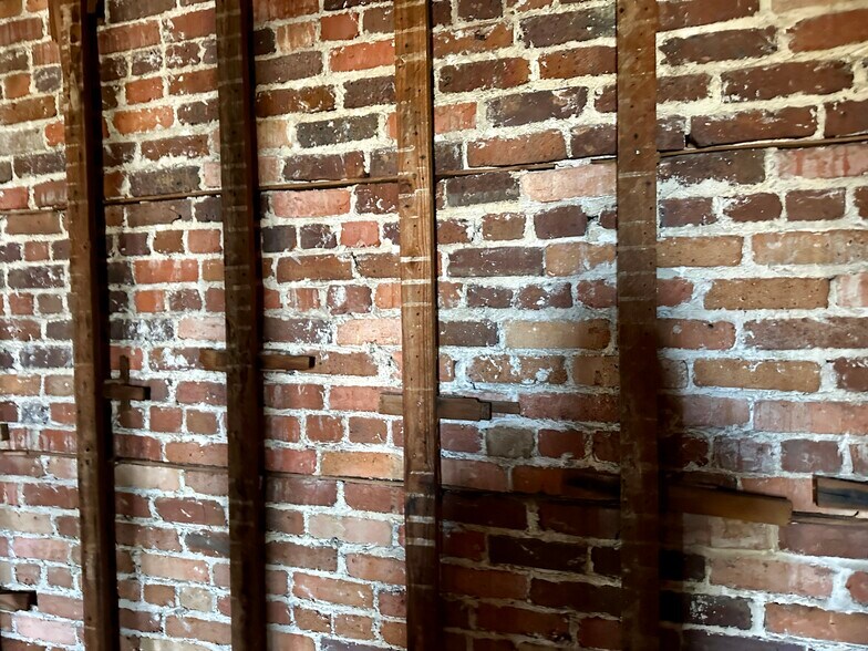 More Photos Of 209 N Oak Ave, Sanford Office Residential For Sale