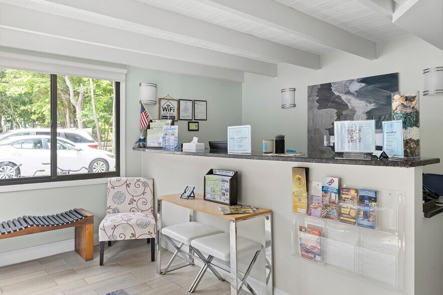 More Photos Of 53 W Tiana Rd, Hampton Bays Hotel For Sale