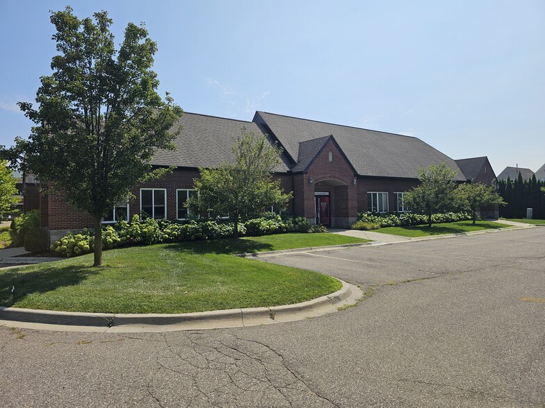 Primary Photo Of 38221 Mound Rd, Sterling Heights Medical For Sale