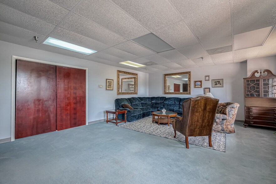 More Photos Of 1035 Fairmont Pky, Pasadena Religious Facility For Sale