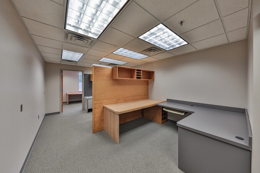 More Photos Of 2299 Brodhead Rd, Bethlehem Office For Sale