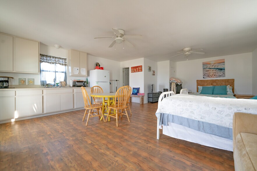 More Photos Of , Rockport Unknown For Sale