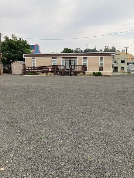 More Photos Of 600 SE Court Ave, Pendleton Auto Dealership For Sale
