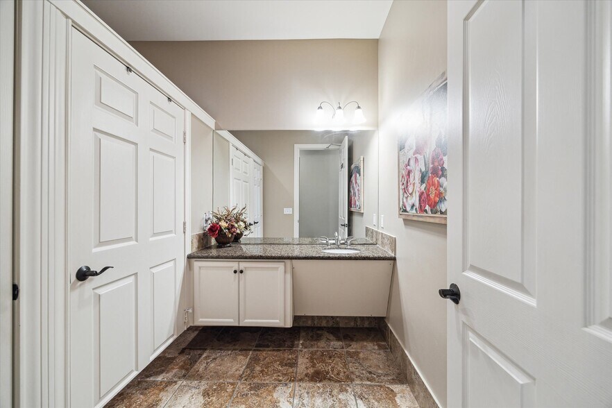 More Photos Of 435 Mason Park Blvd, Katy Loft Creative Space For Sale