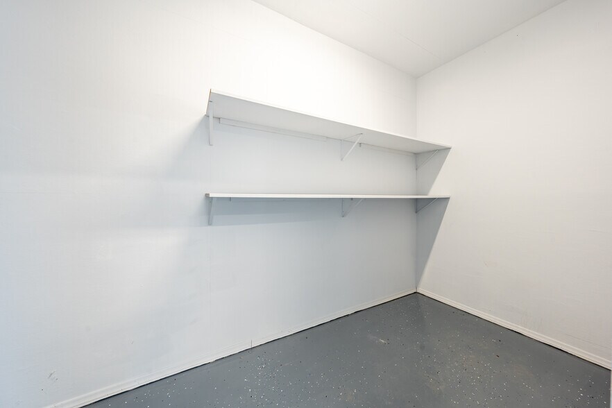 More Photos Of 18508 US Highway 69 N, Lindale Warehouse For Sale