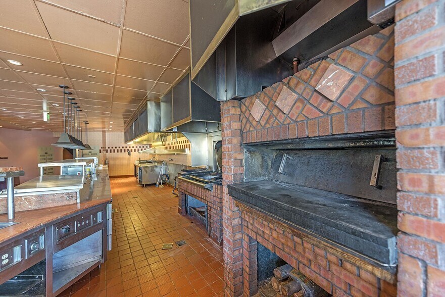 More Photos Of 10877 Wilshire Blvd, Los Angeles Office For Lease