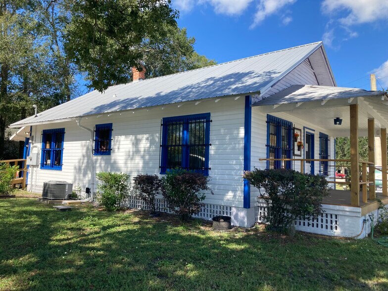 More Photos Of 490 N Spring Garden Ave, Deland Freestanding For Sale
