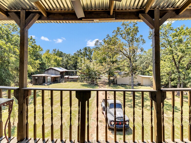 More Photos Of 750 N US Highway 287, Palestine Multifamily For Sale