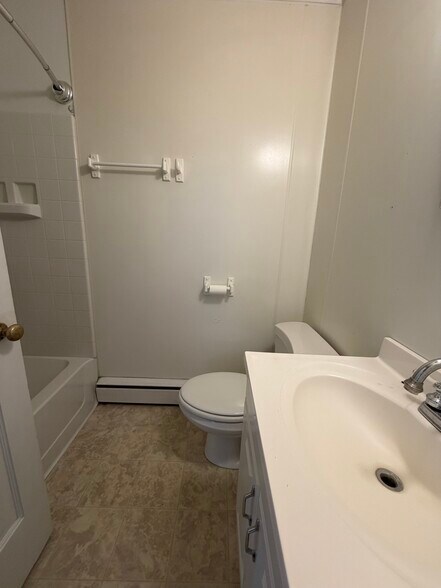 More Photos Of 134 W State St, Sycamore Office Residential For Sale