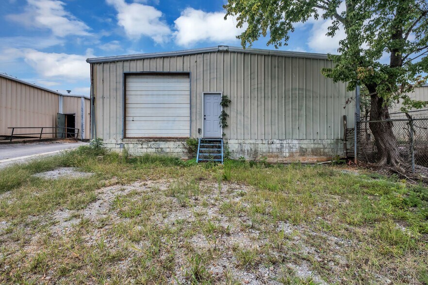 More Photos Of 1409 Buffalo Rd, Lawrenceburg Warehouse For Lease