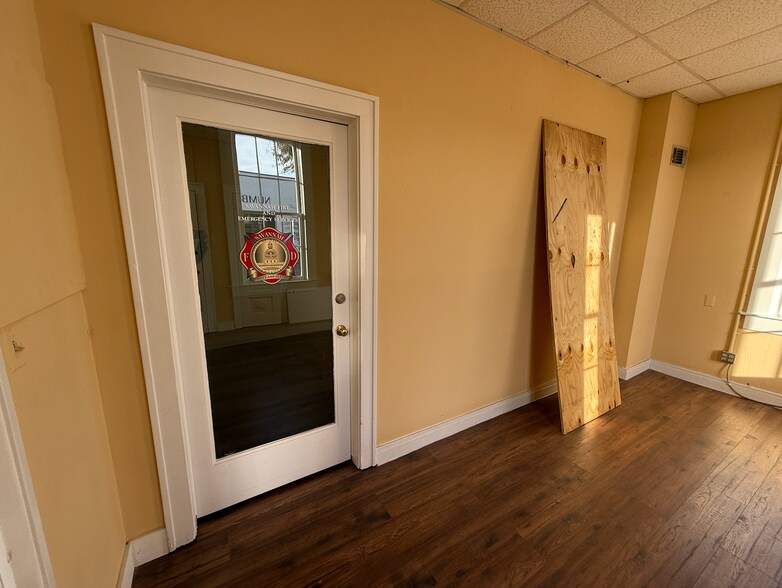 More Photos Of 6 W Henry St, Savannah Freestanding For Sale