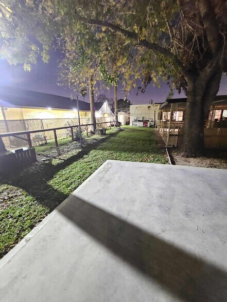 More Photos Of 5434 Lawndale Street, Houston General Retail For Sale