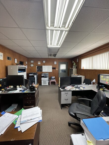 More Photos Of 3815 Bunker Hill Rd, Brentwood Warehouse For Sale