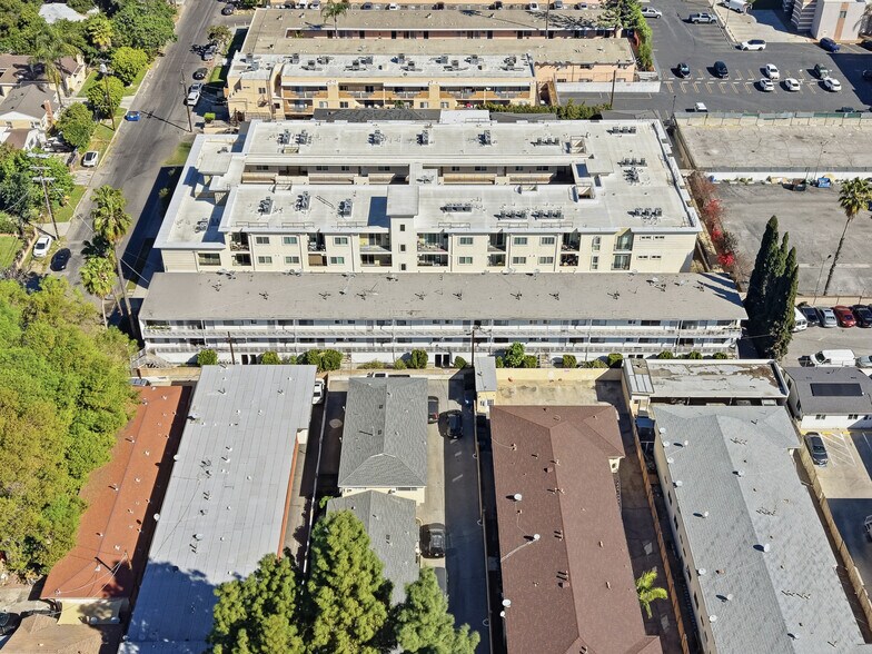 More Photos Of 6902 Vesper Ave, Van Nuys Apartments For Sale