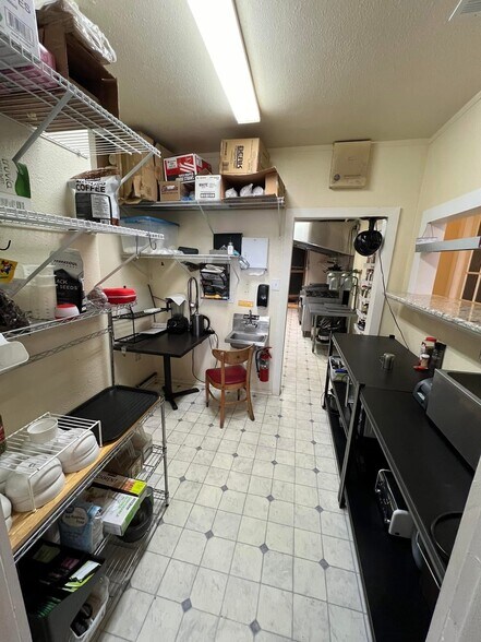 More Photos Of 119 E 5th St, Bonham Restaurant For Sale