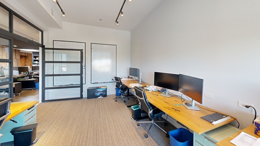 More Photos Of 1643 N Milwaukee Ave, Chicago Office For Lease