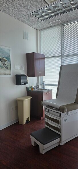 More Photos Of 4502 Cortez Rd W, Bradenton Medical For Sale