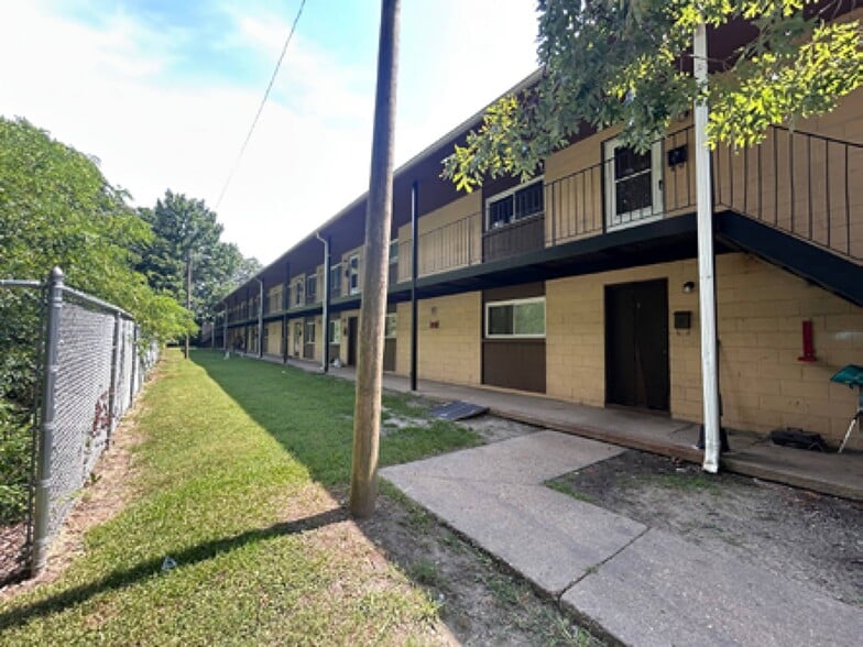 Primary Photo Of 600 74th St, Newport News Apartments For Sale