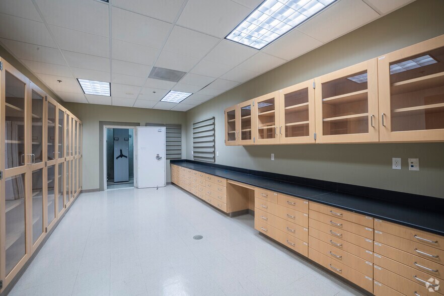 More Photos Of 355 N Wiget Ln, Walnut Creek Office For Sale