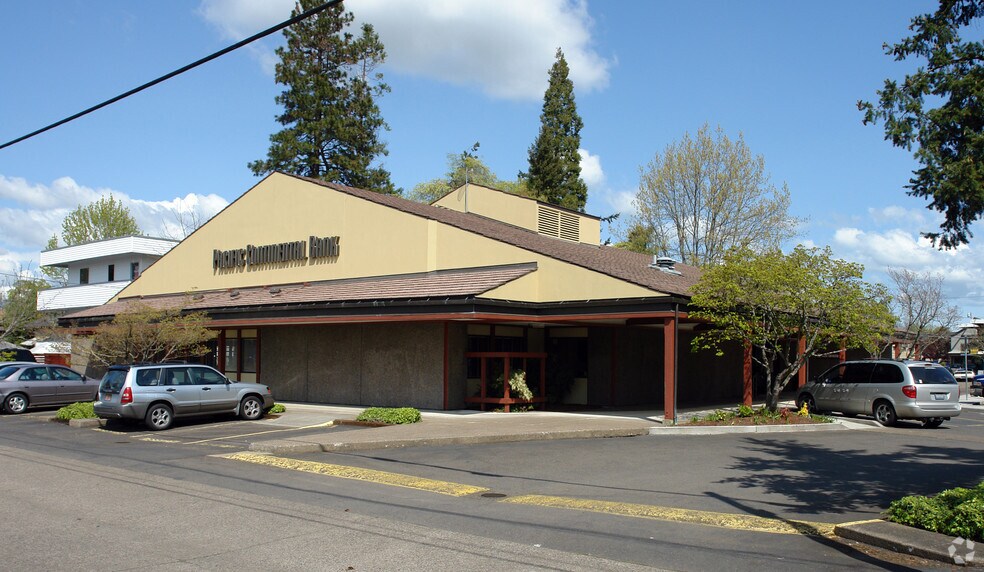 More Photos Of 1450 High St, Eugene Bank For Sale