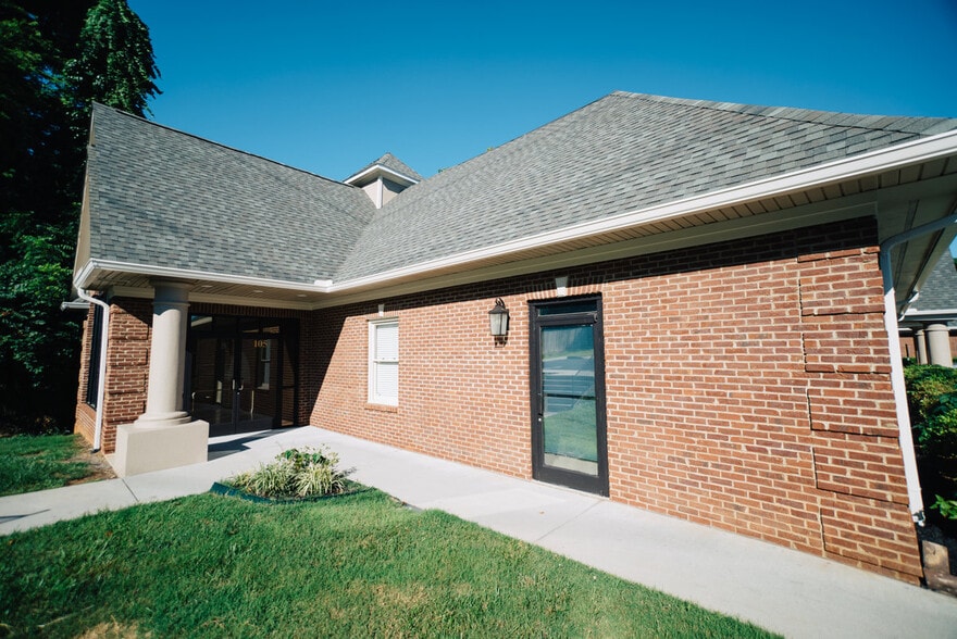 Primary Photo Of 1341 Branton Blvd, Knoxville Office For Lease