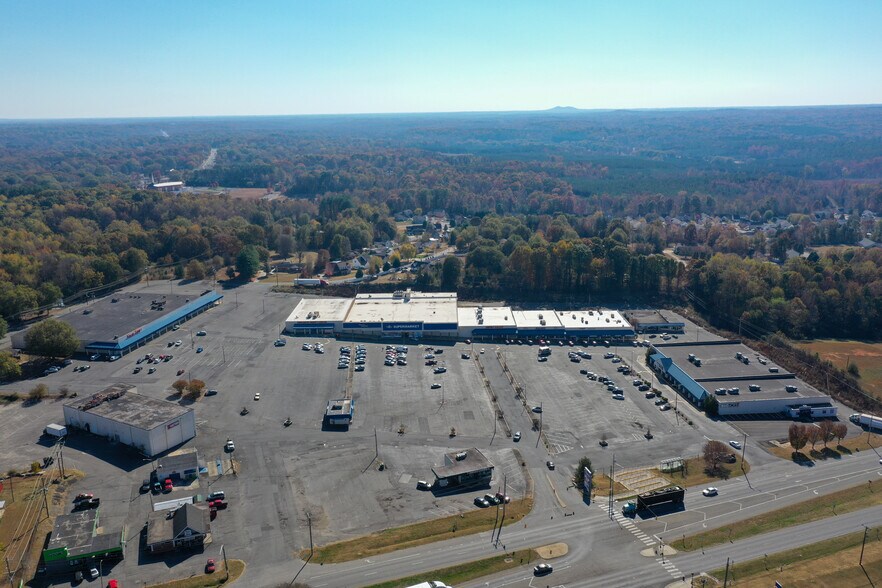 More Photos Of 2500 W Franklin Blvd, Gastonia Unknown For Lease