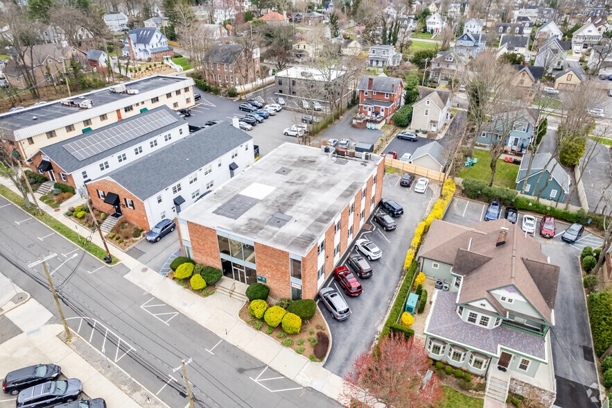 More Photos Of 44 Elm St, Huntington Office For Sale