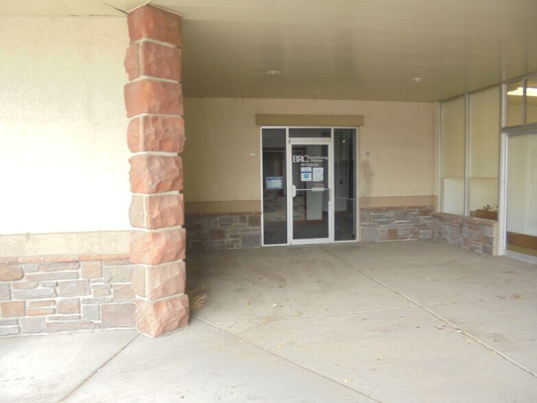 More Photos Of 100-230 Uinta Dr, Green River Storefront For Lease